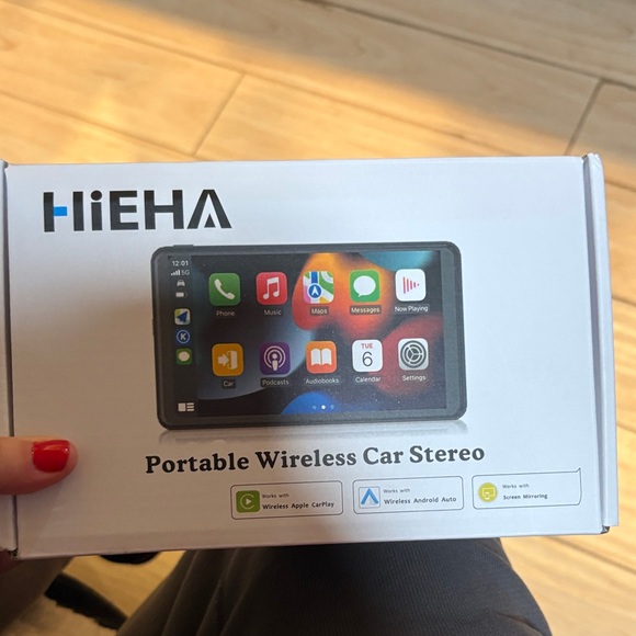 NIB Hieha Portable Wireless Car Stereo - Picture 2 of 3